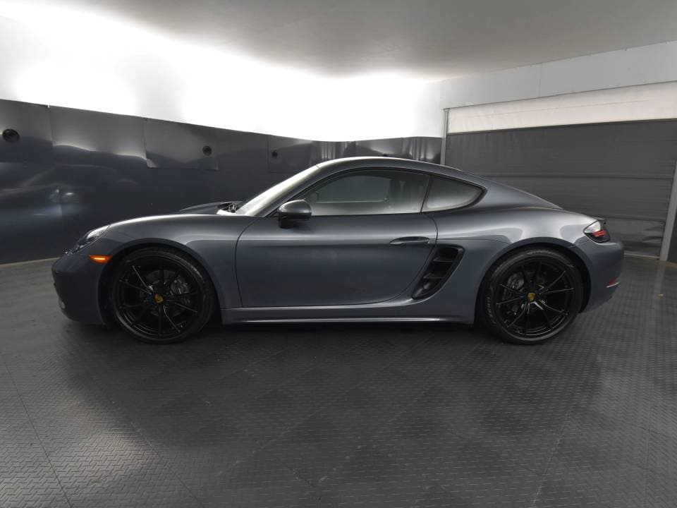 2025 Porsche Cayman photo 3