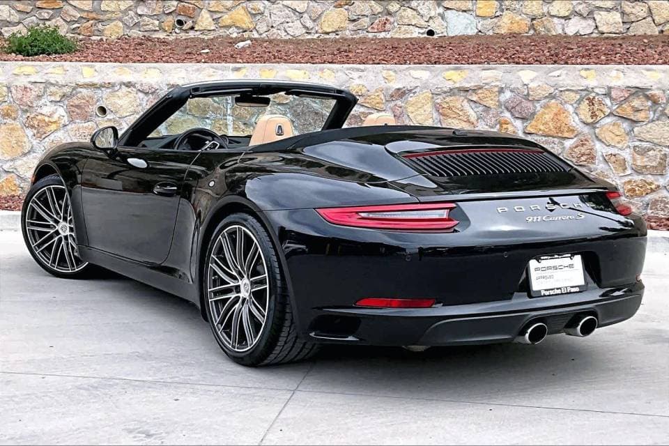 2017 Porsche 911 photo 2