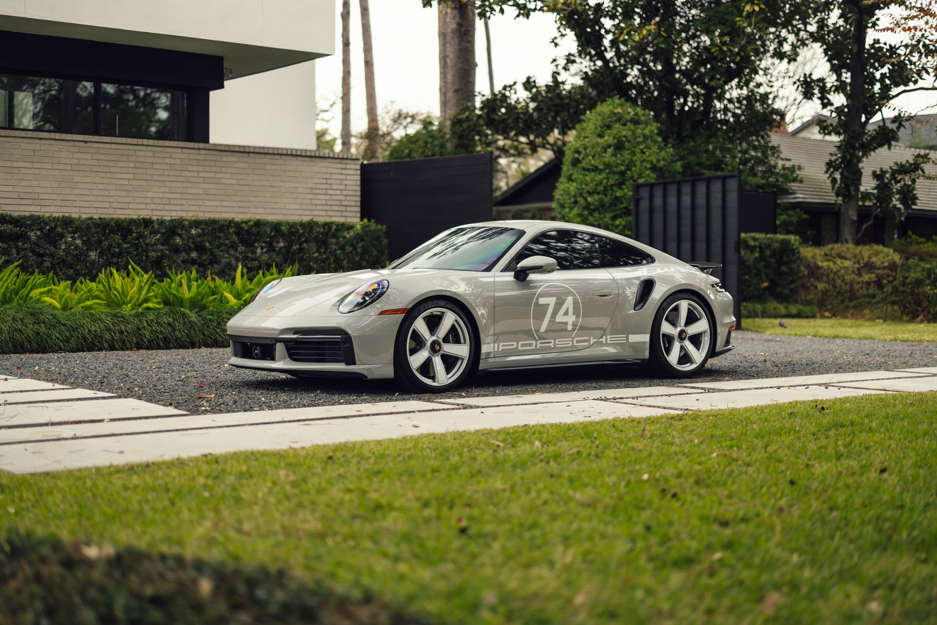 2025 Porsche 911 photo 2