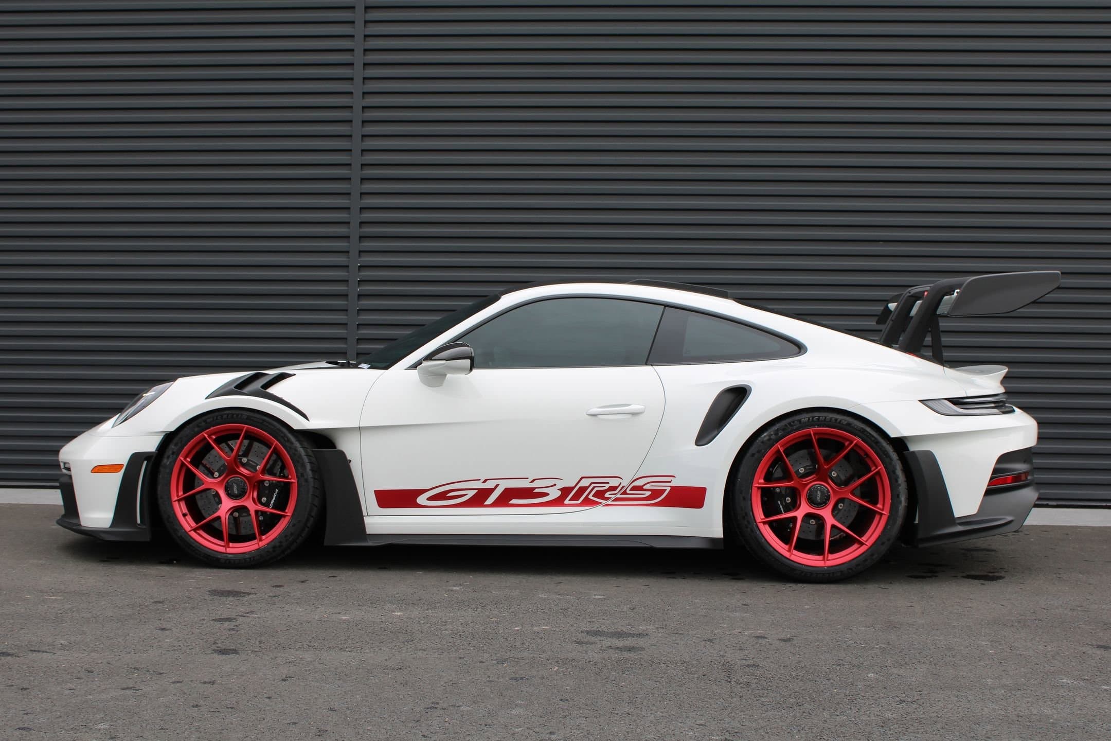 2024 Porsche 911 photo 3