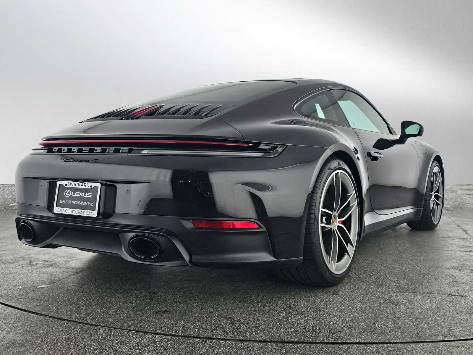 2025 Porsche 911 photo 4