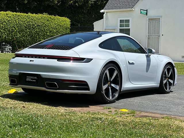 2024 Porsche 911 photo 2