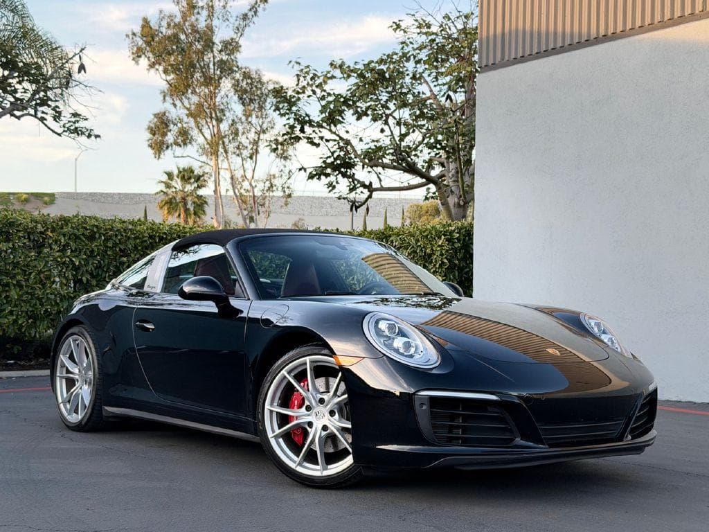 2019 Porsche 911 photo 2