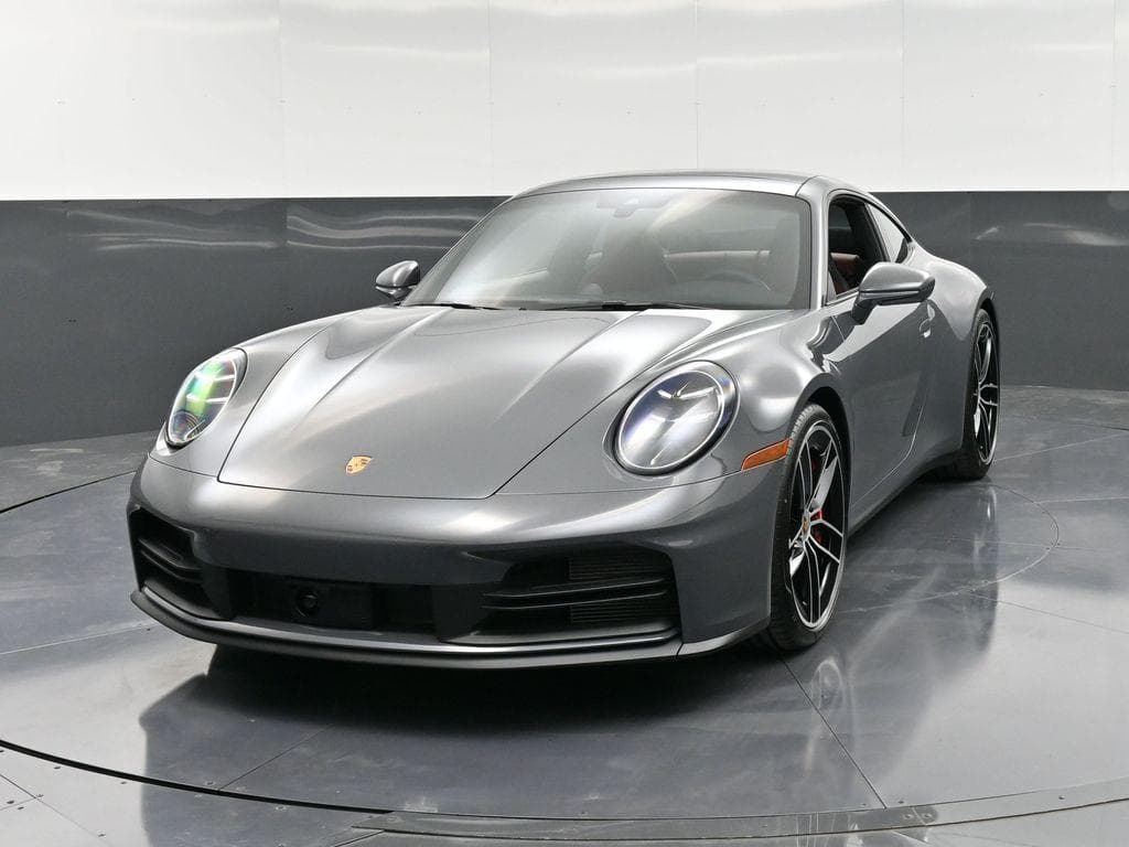 2025 Porsche 911 photo 2