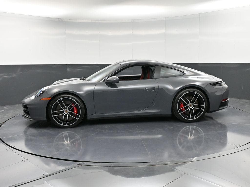2025 Porsche 911 photo 3