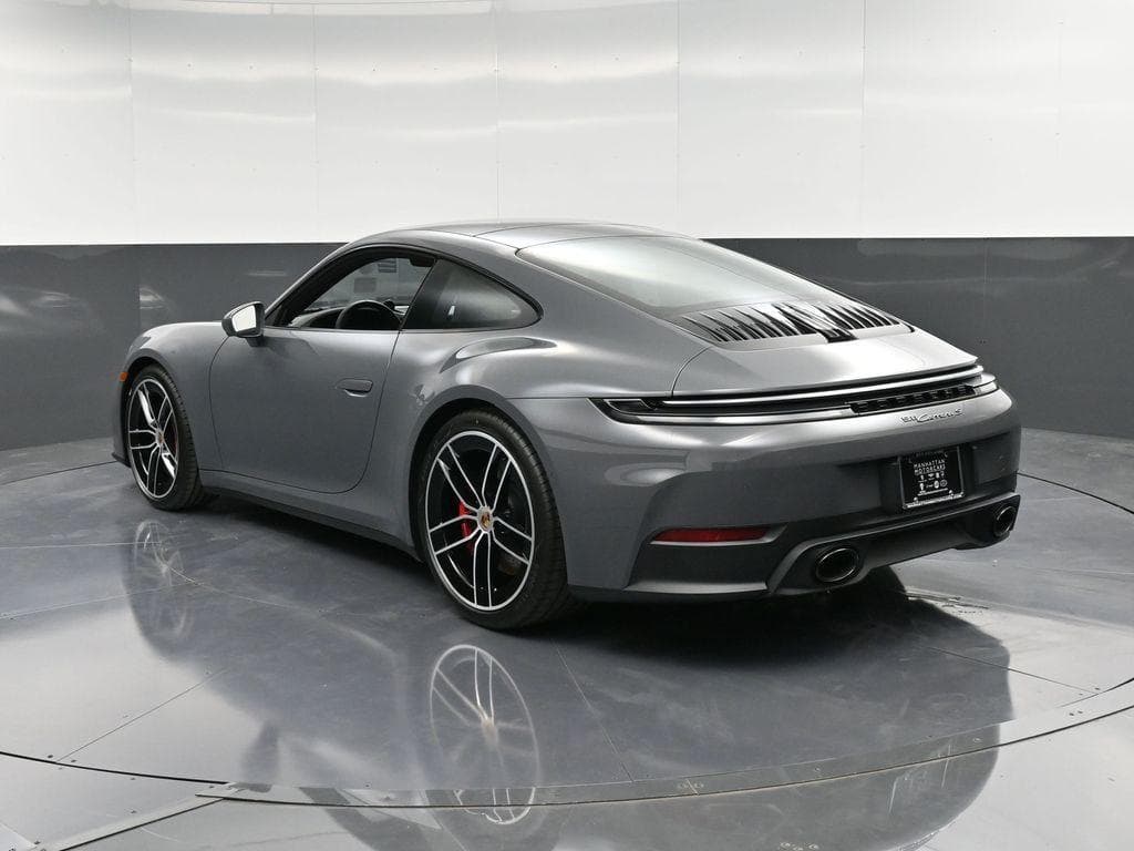 2025 Porsche 911 photo 4