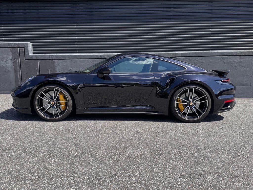 2021 Porsche 911 photo 3
