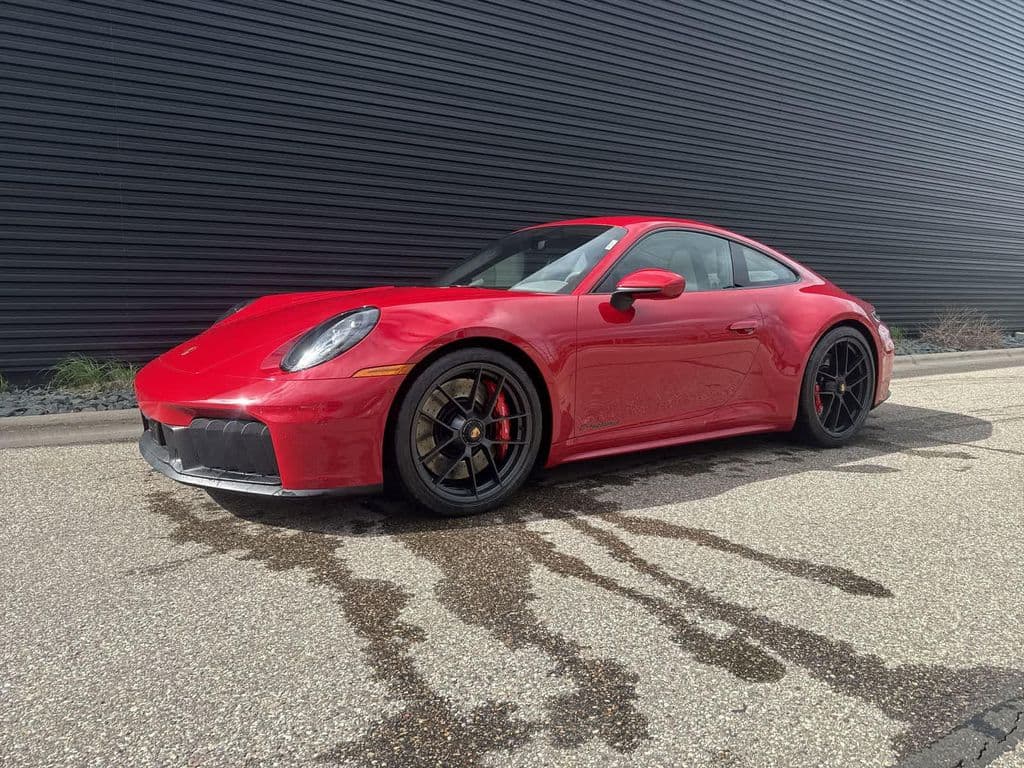 2025 Porsche 911 photo 2