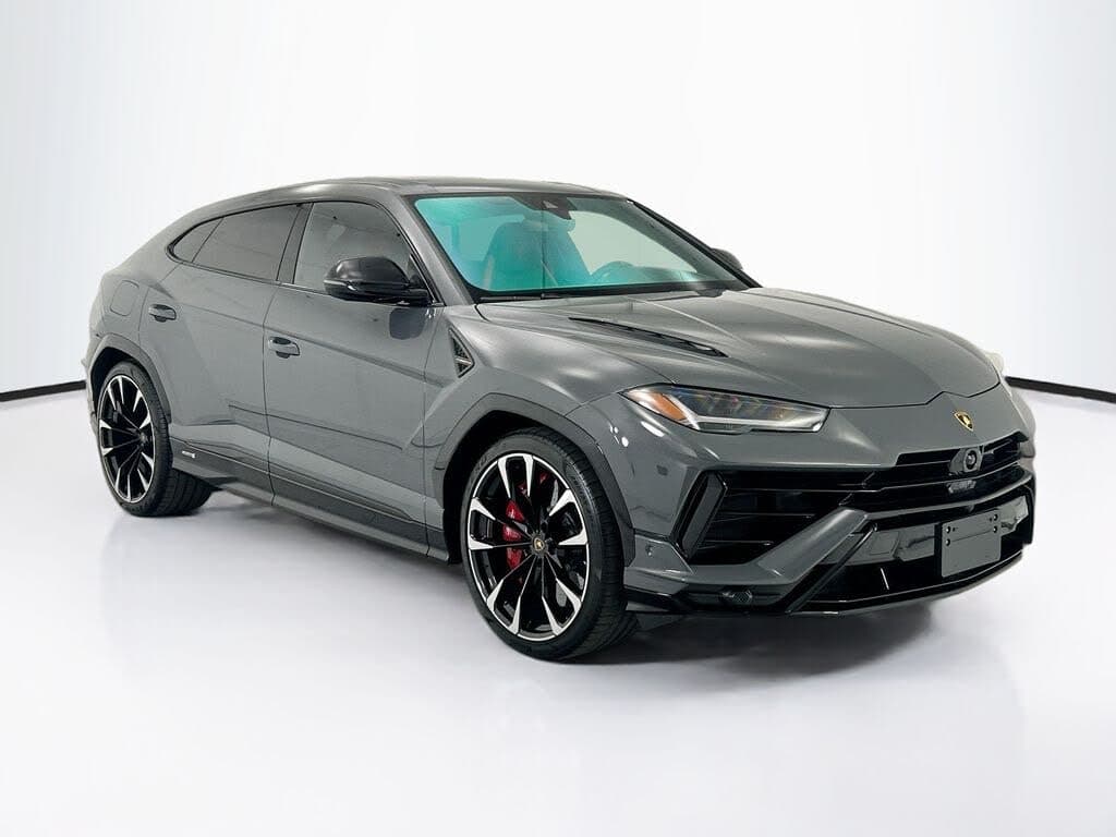 2024 Lamborghini Urus photo 3