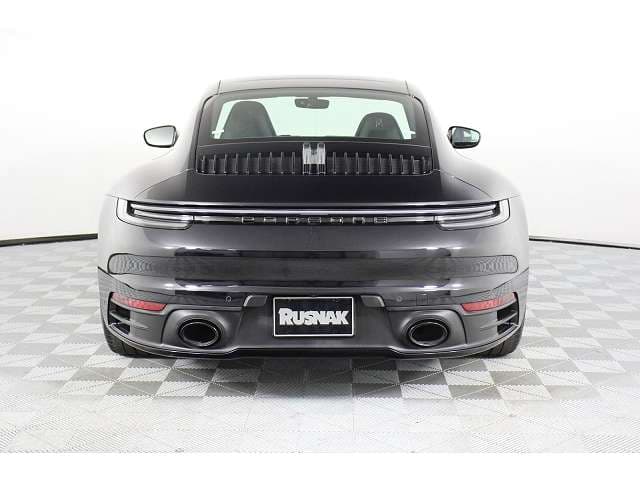 2024 Porsche 911 photo 2