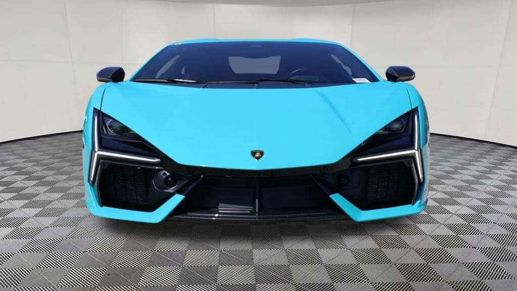 2024 Lamborghini Revuelto photo 3
