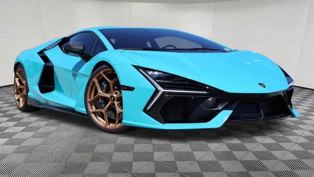 2024 Lamborghini Revuelto photo 4