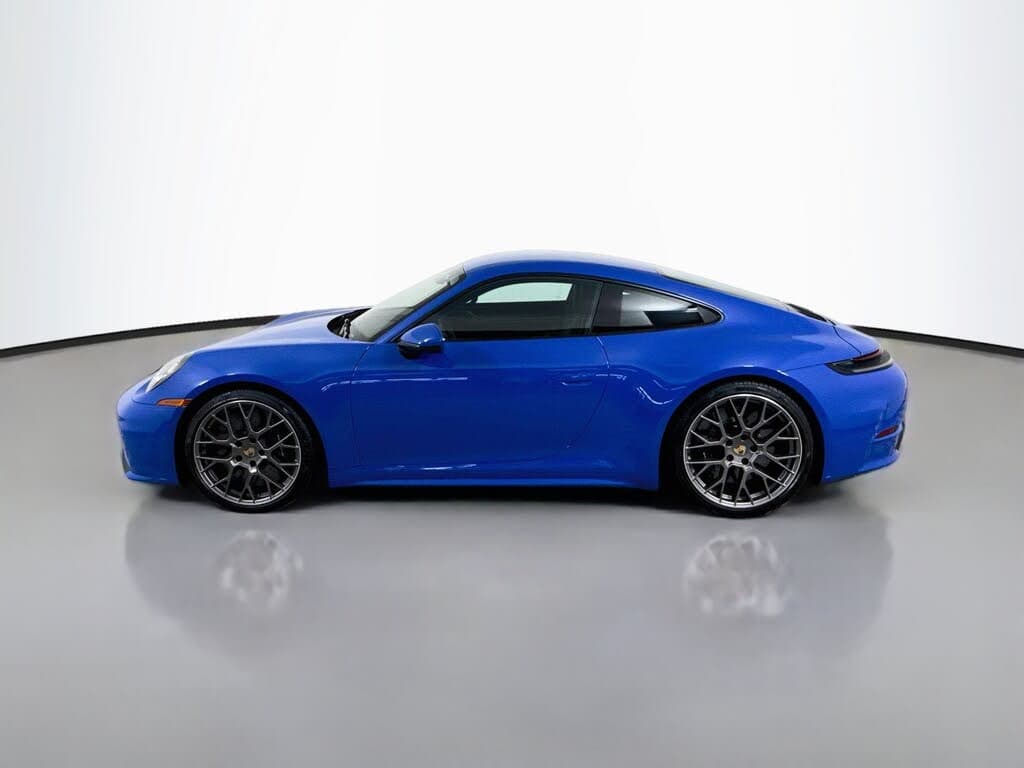 2025 Porsche 911 photo 2