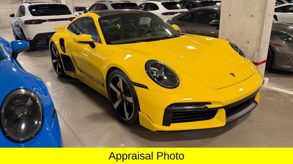 2021 Porsche 911 photo 2