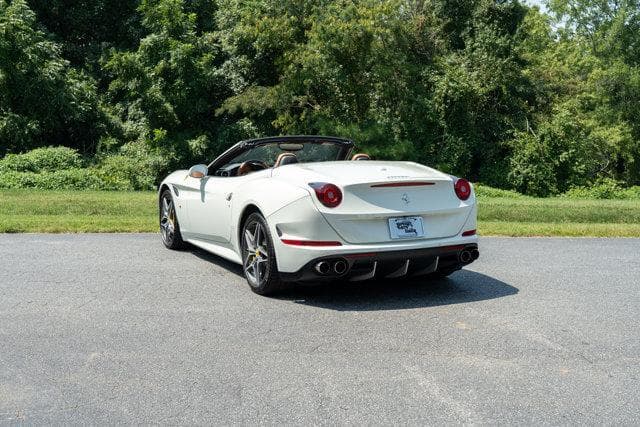 2016 Ferrari California photo 2