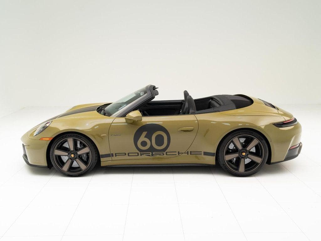2026 Porsche 911 photo 2
