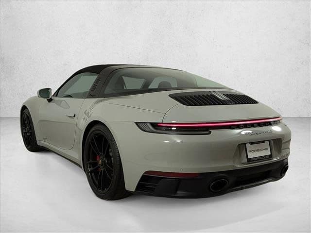 2023 Porsche 911 photo 4