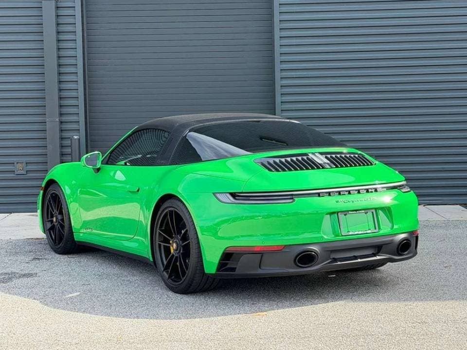 2023 Porsche 911 photo 2