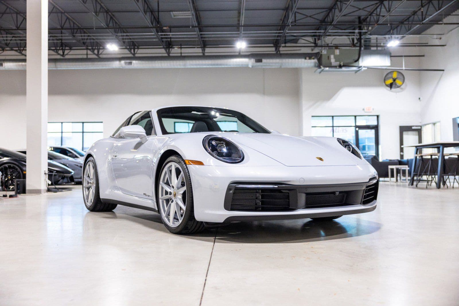 2024 Porsche 911 photo 4