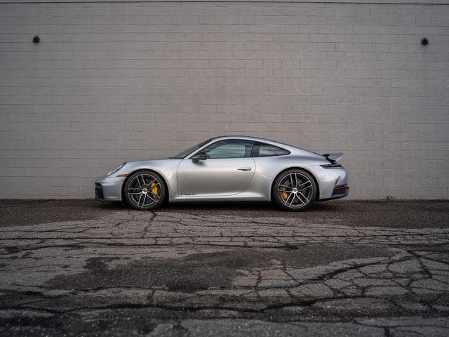 2025 Porsche 911 photo 1