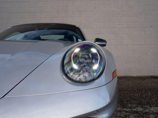 2025 Porsche 911 photo 3