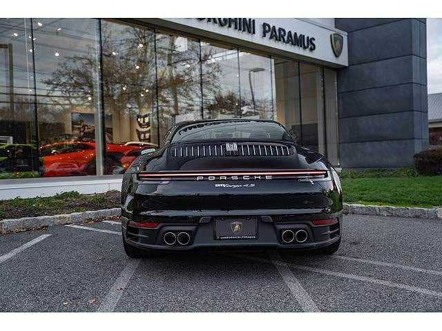 2021 Porsche 911 photo 2