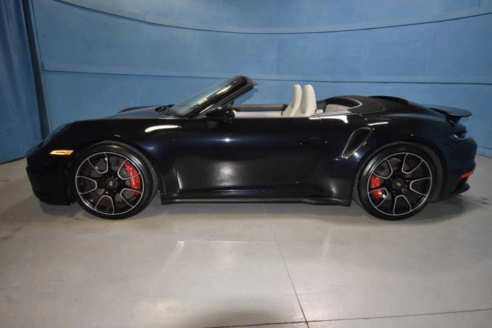 2021 Porsche 911 photo 2