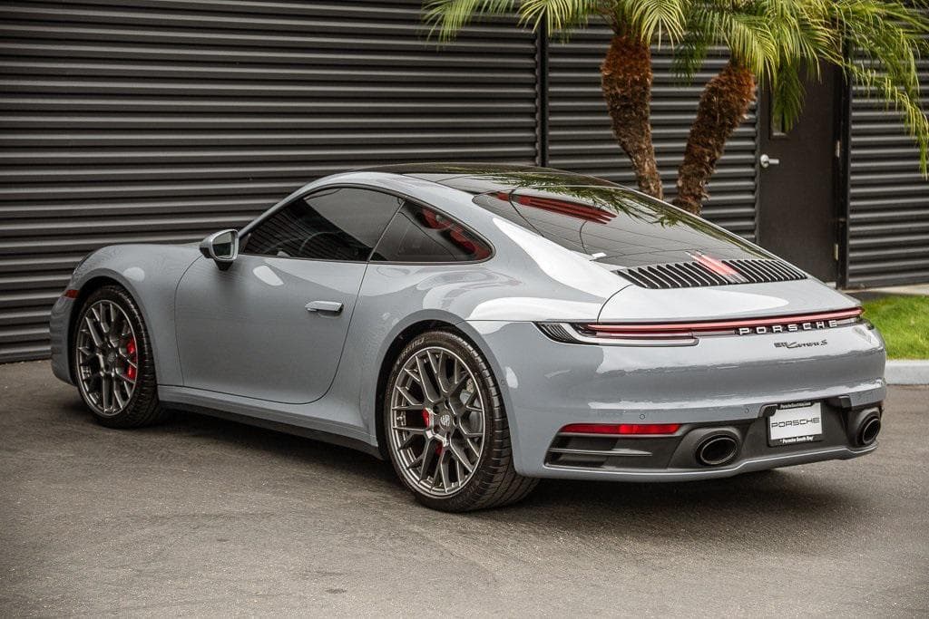 2024 Porsche 911 photo 3