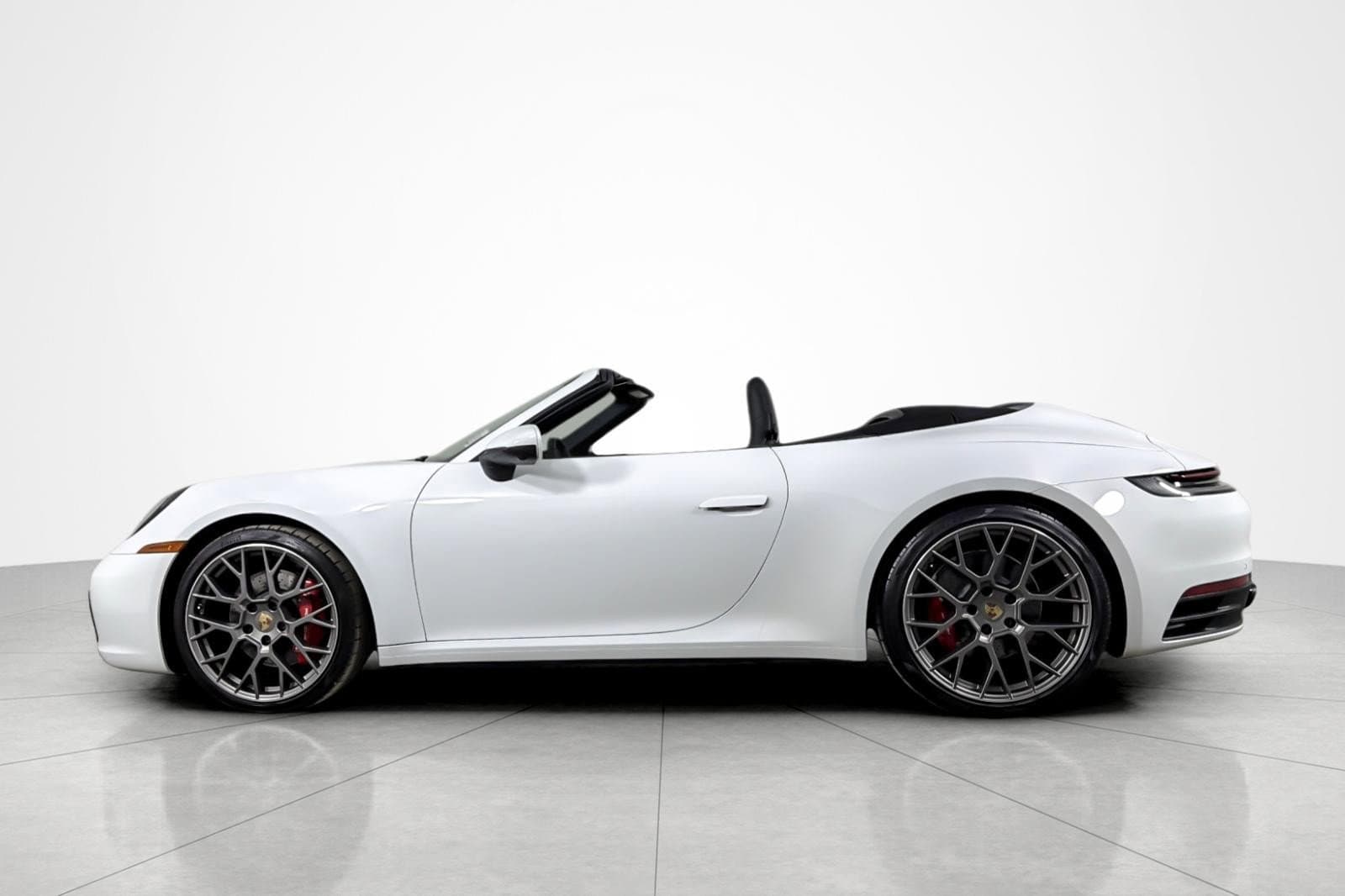 2024 Porsche 911 photo 2