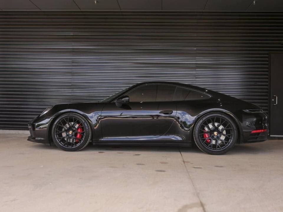 2024 Porsche 911 photo 2