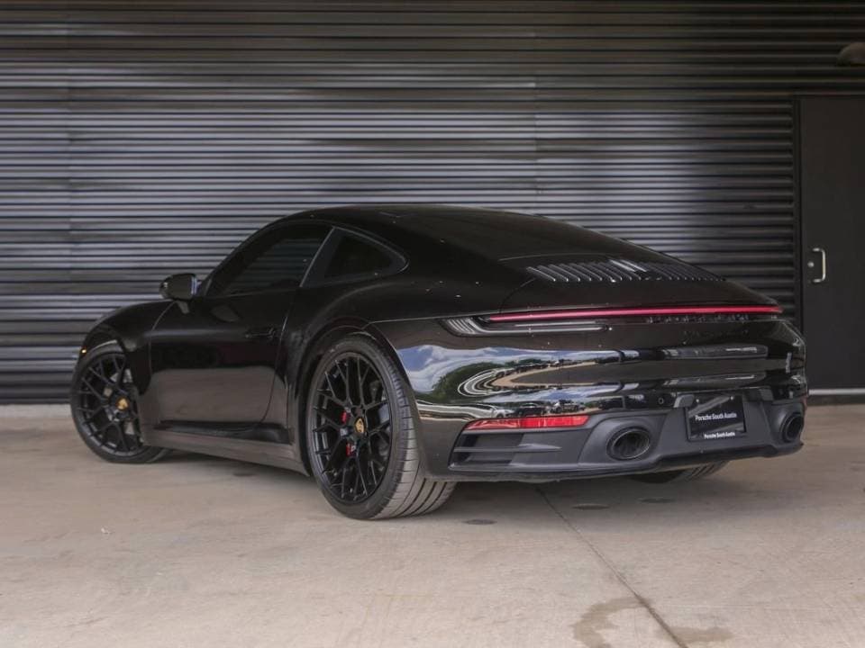 2024 Porsche 911 photo 3