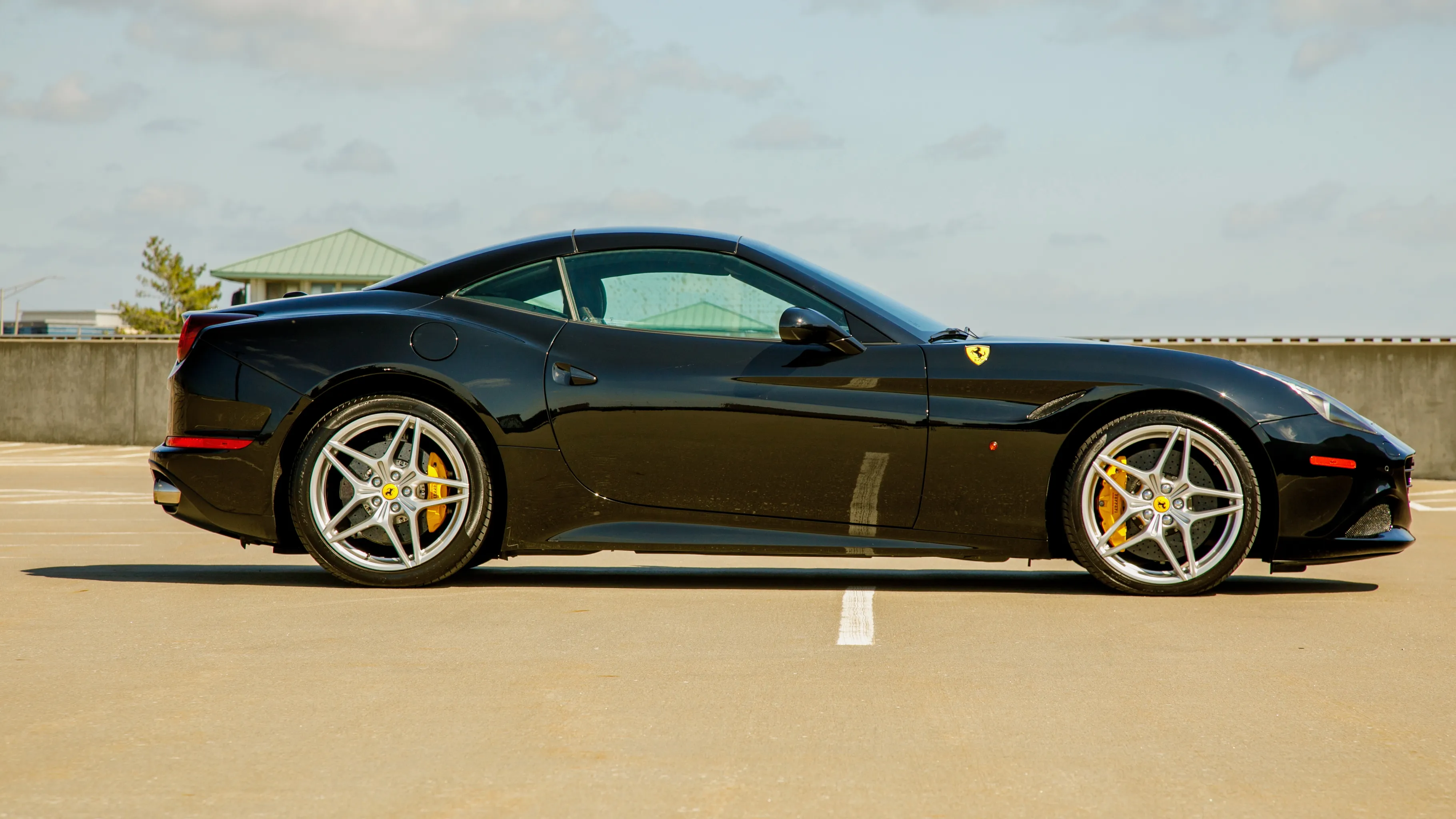 2015 Ferrari California photo 1