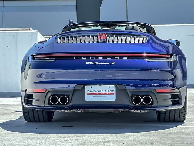 2022 Porsche 911 photo 2