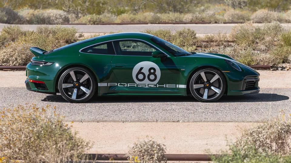 2023 Porsche 911 photo 3