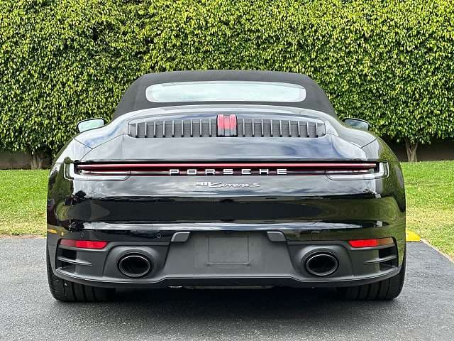 2024 Porsche 911 photo 2