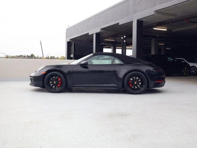 2021 Porsche 911 photo 2