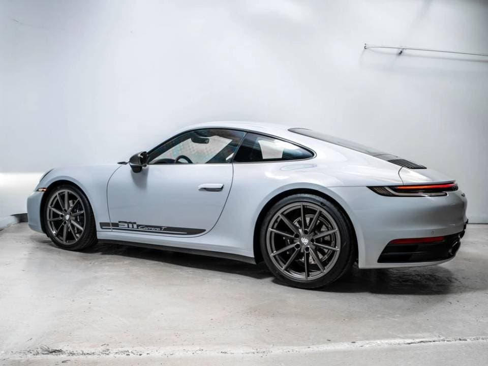 2024 Porsche 911 photo 2