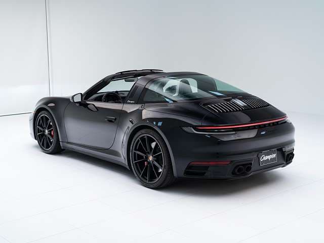 2023 Porsche 911 photo 2