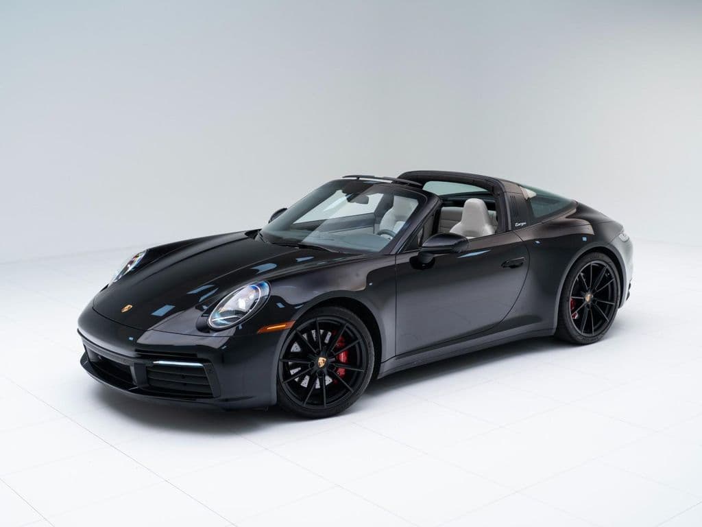 2023 Porsche 911 photo 3