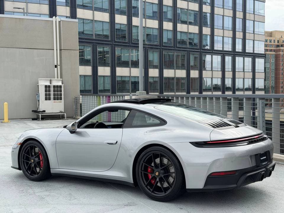 2025 Porsche 911 photo 1