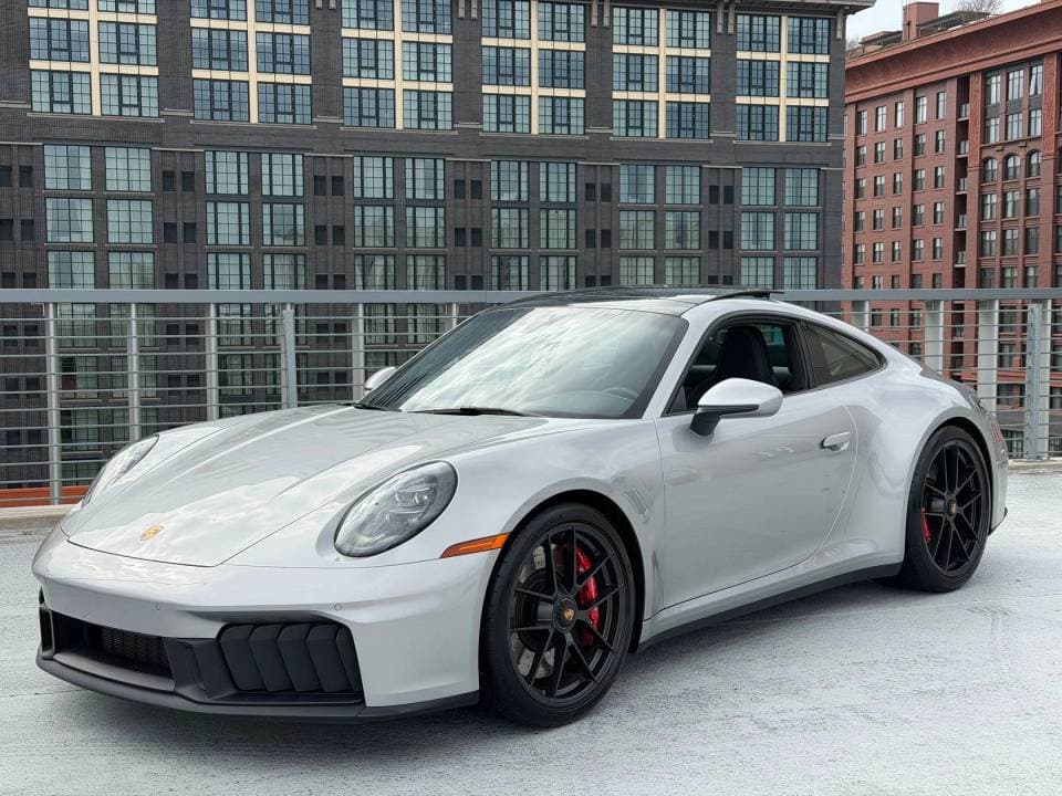 2025 Porsche 911 photo 3