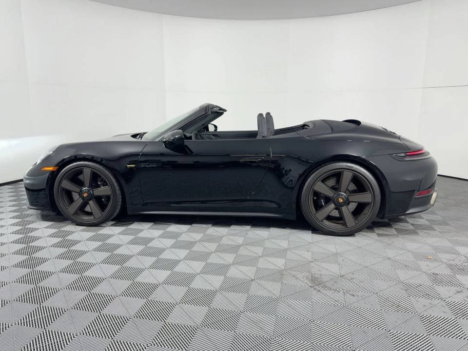 2026 Porsche 911 photo 2