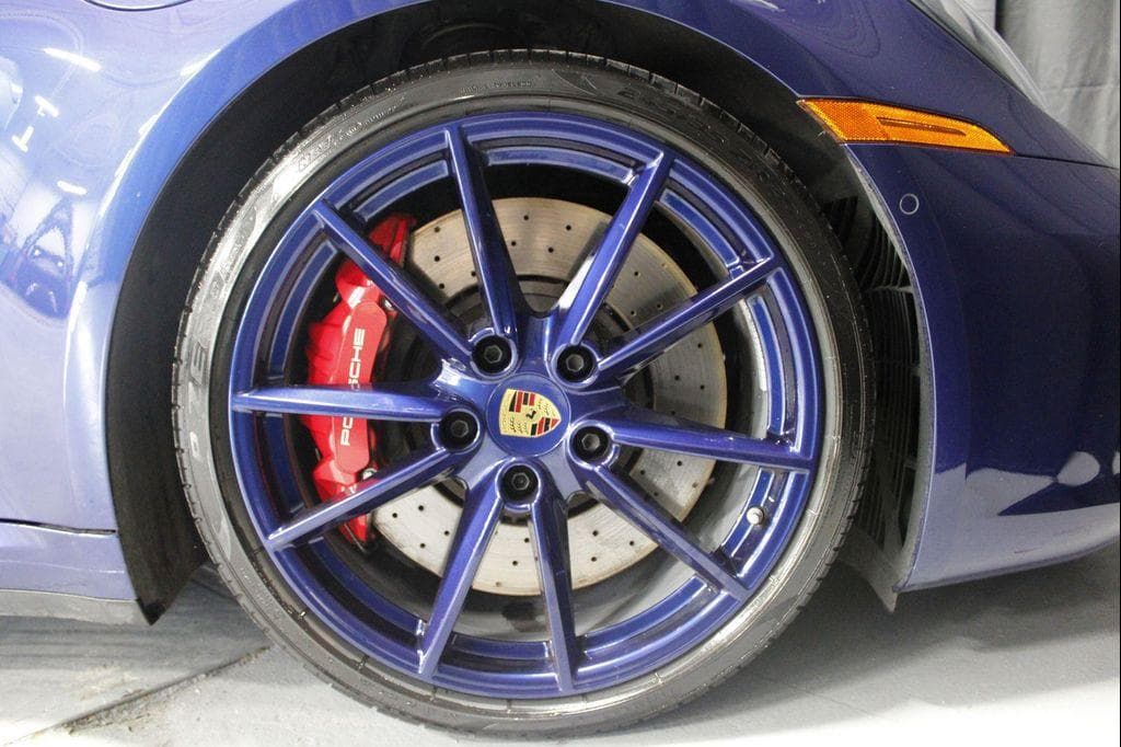2024 Porsche 911 photo 2