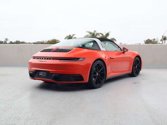 2021 Porsche 911 photo 2