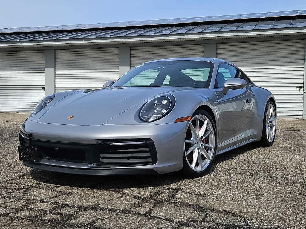 2025 Porsche 911 photo 2