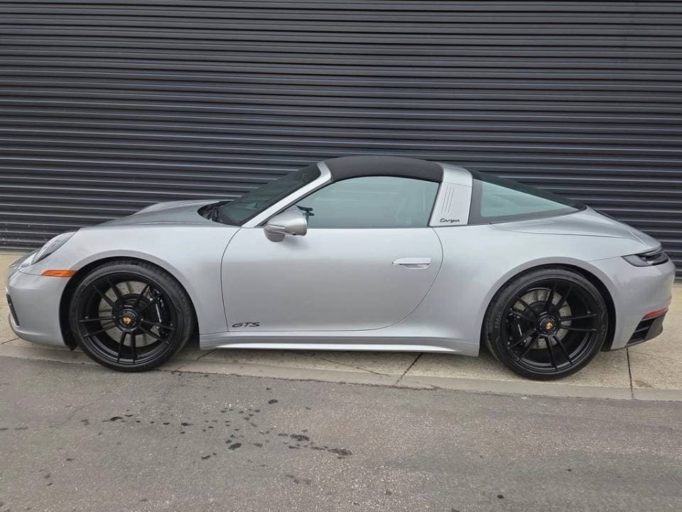2024 Porsche 911 photo 2