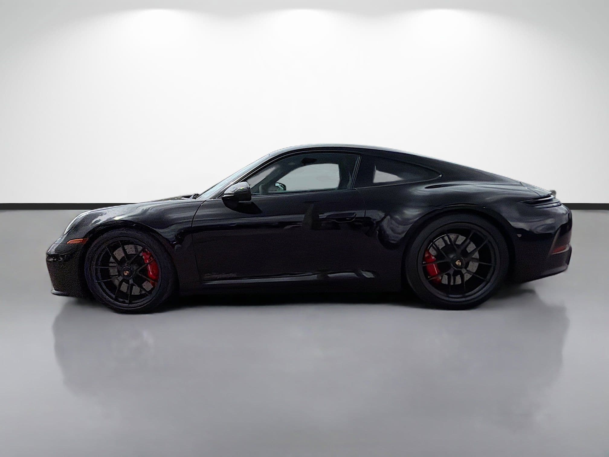 2025 Porsche 911 photo 3