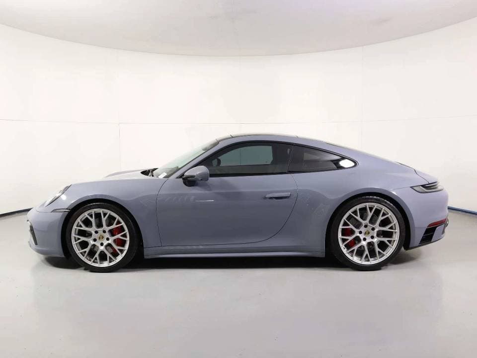 2024 Porsche 911 photo 2
