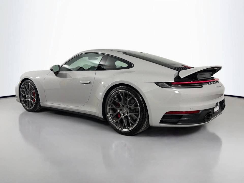 2024 Porsche 911 photo 3