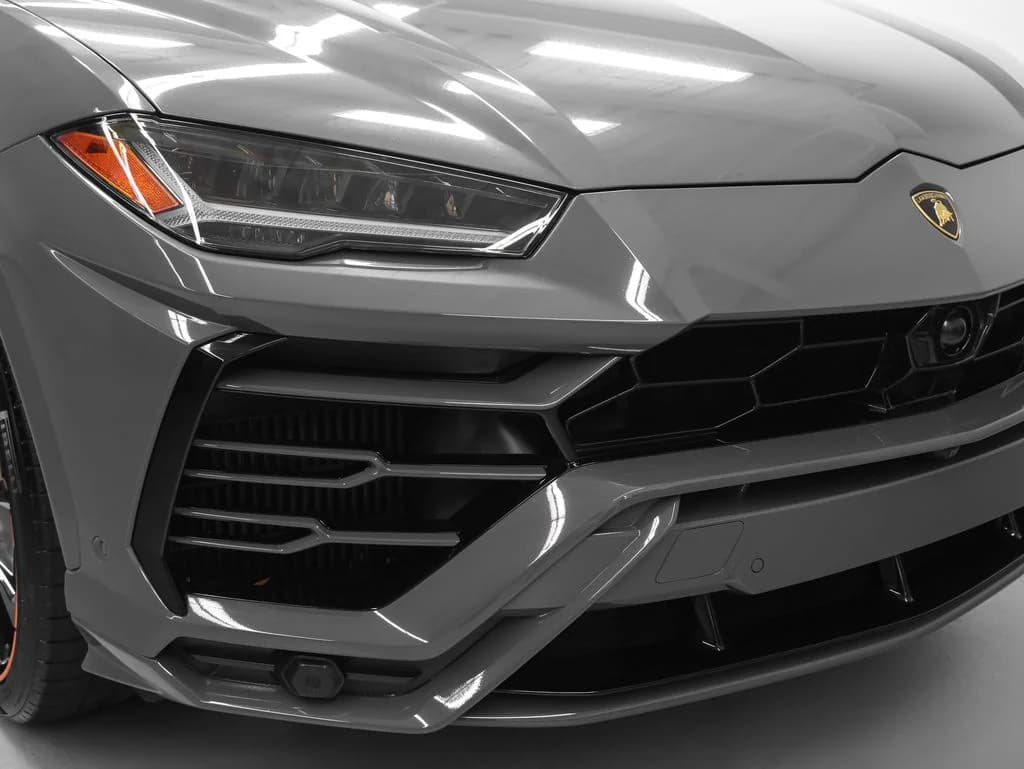 2022 Lamborghini Urus photo 5